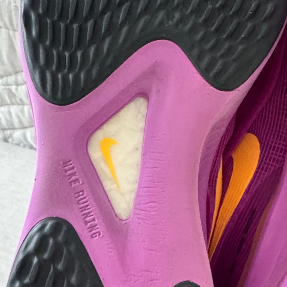 Nike Women's Vibrant Purple and Yellow Athletic Shoes Zoom Fly 5 - Picture 6 of 10